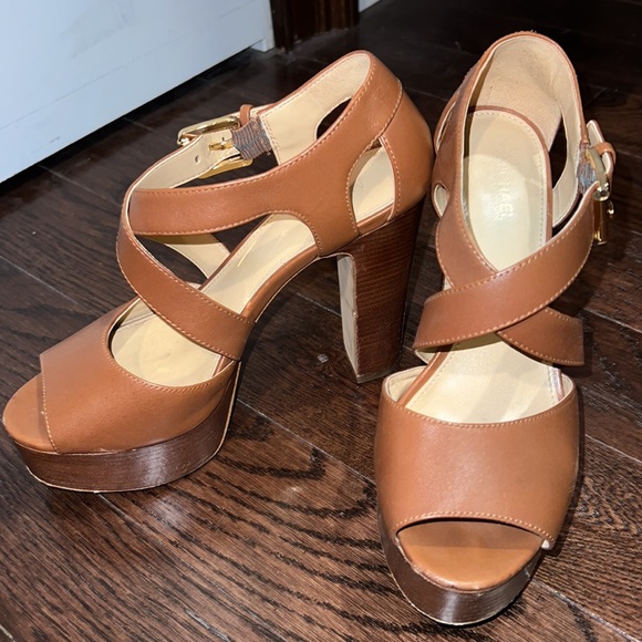 Michael Kors strappy heels - Picture 5 of 5